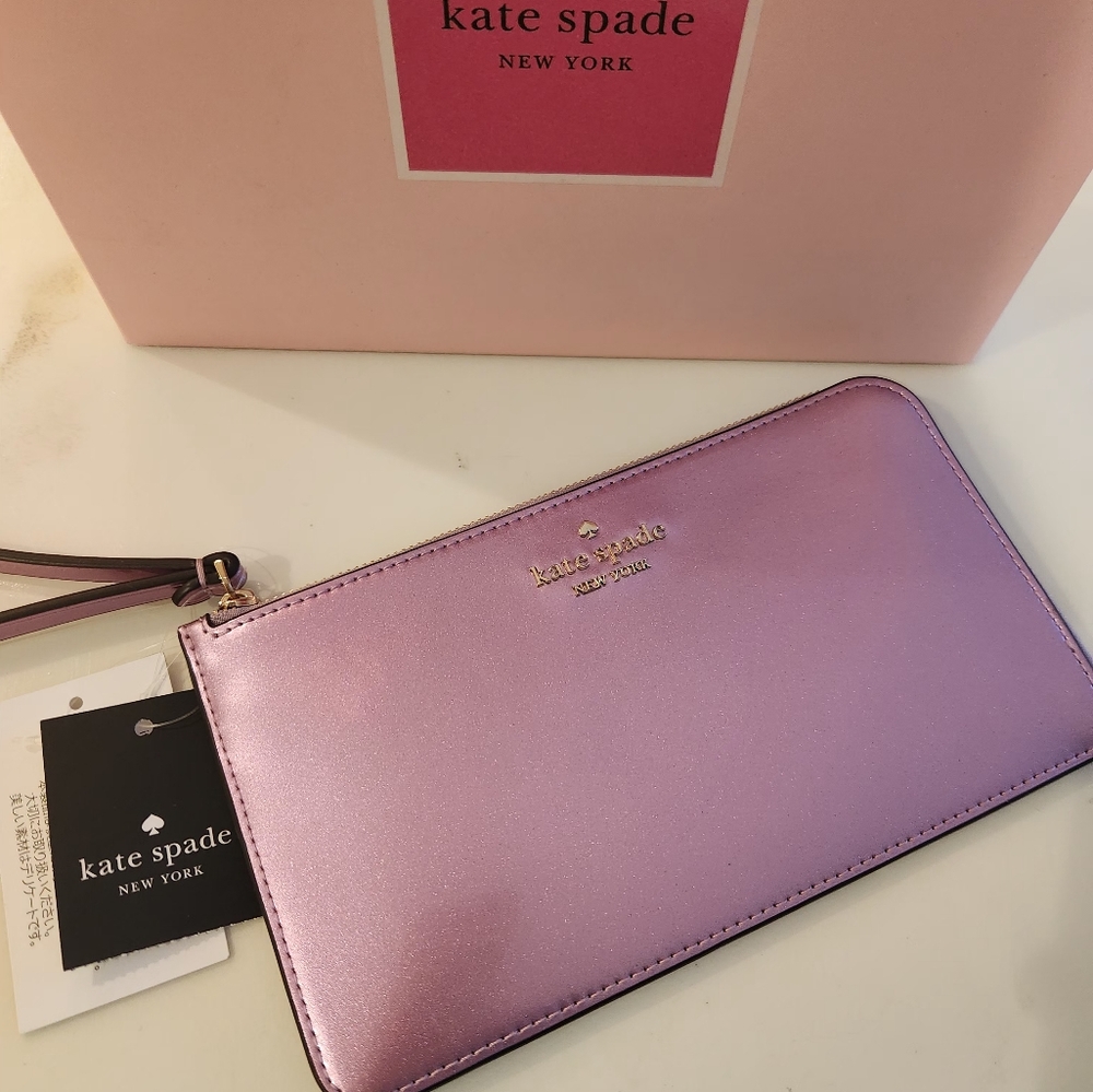 Kate Spade Wristlet in pale lilac patent leather. Giftable-New with tags & box! - Picture 2 of 7